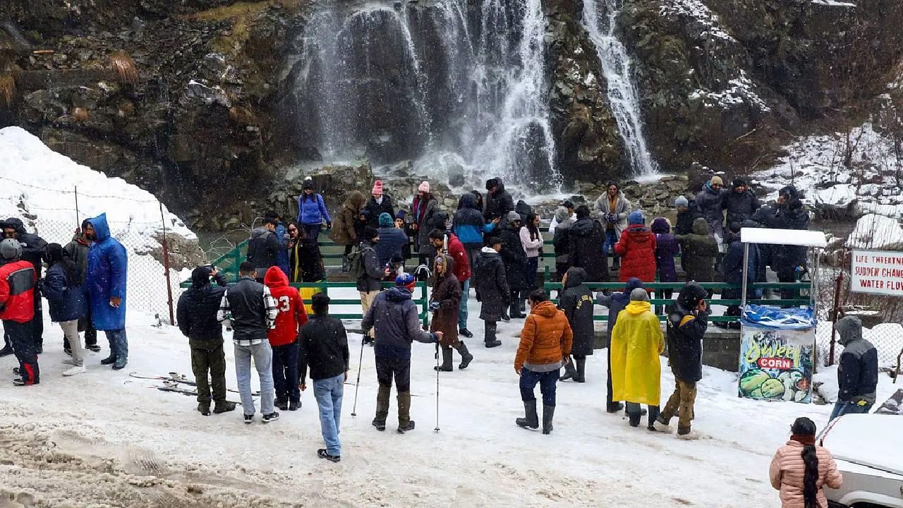 Pahalgam Attack: ఉగ్రదాడితో కశ్మీర్ పర్యాటకంపై సంక్షోభ మేఘాలు.. ప్రశ్నార్థకంగా లక్షలాది మంది జీవనోపాధి