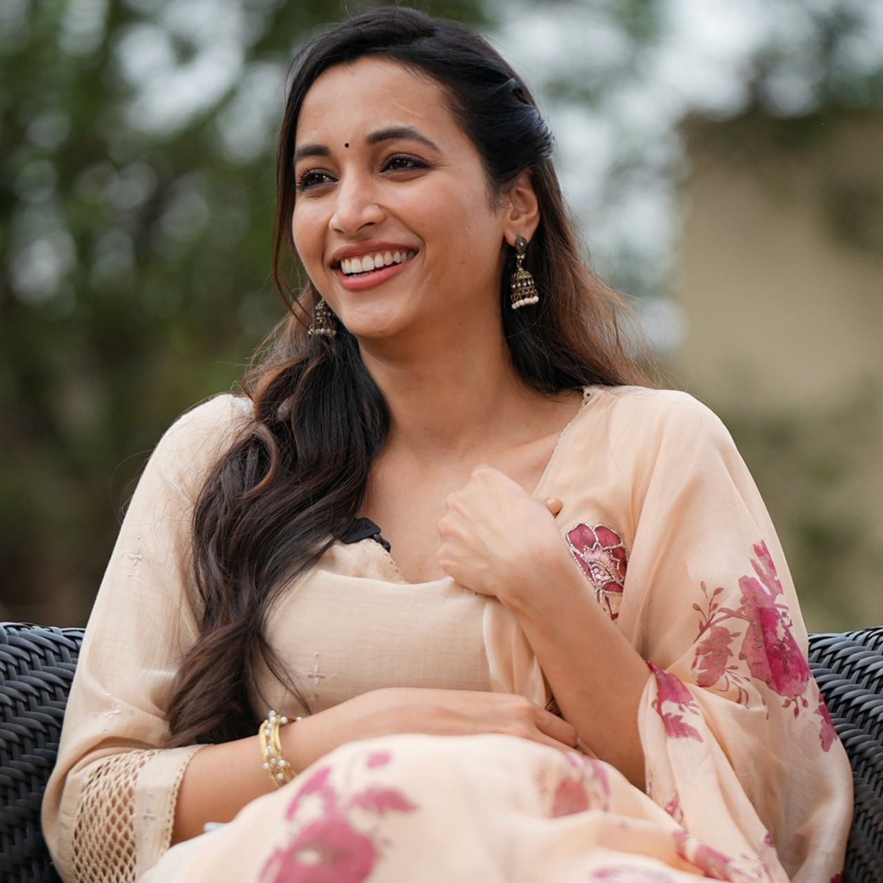 కేజీయఫ్‌ శ్రీనిధి శెట్టి తెలుగులో ఇప్పుడు తెగ హల్‌చల్‌ చేస్తున్నారు. తనను తాను ఎలివేట్‌ చేసుకుంటూనే.. కాంట్రవర్శీలకు ఫుల్‌స్టాప్‌ పెట్టే ప్రయత్నం చేస్తున్నారు. ఈ యాటిట్యూడ్‌ తెలుగు ఇండస్ట్రీలో నిలదొక్కుకోవడానికి కలిసొస్తుందా? 