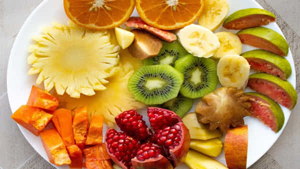 Summer Heath Tips: బరువు తగ్గాలనుకుంటున్నారా .. వేసవిలో ఈ పండ్లను తినే ఆహారంలో చేర్చుకోండి..
