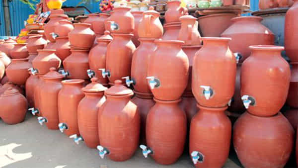 Pot Water: ఇందులో నీళ్లు తాగితే ఆరోగ్య సమస్యలు కొనితెచ్చుకున్నట్టే.. మట్టికుండలు కొనేటప్పుడు ఈ జాగ్రత్తలు పాటించండి..