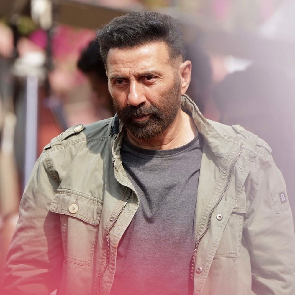 20 ఏళ్ళుగా ఒక్క హిట్టు కూడా లేని ఆయనకు.. గదర్ 2తో బ్లాక్‌బస్టర్ వచ్చింది.. ఈ సినిమా ఏకంగా 600 కోట్లు వసూలు చేసింది. తాజాగా జాట్ సినిమా కూడా 100 కోట్ల వైపు పరుగులు తీస్తుంది. తాజాగా ఈ సినిమాకు సీక్వెల్ ప్రకటించారు మేకర్స్. 