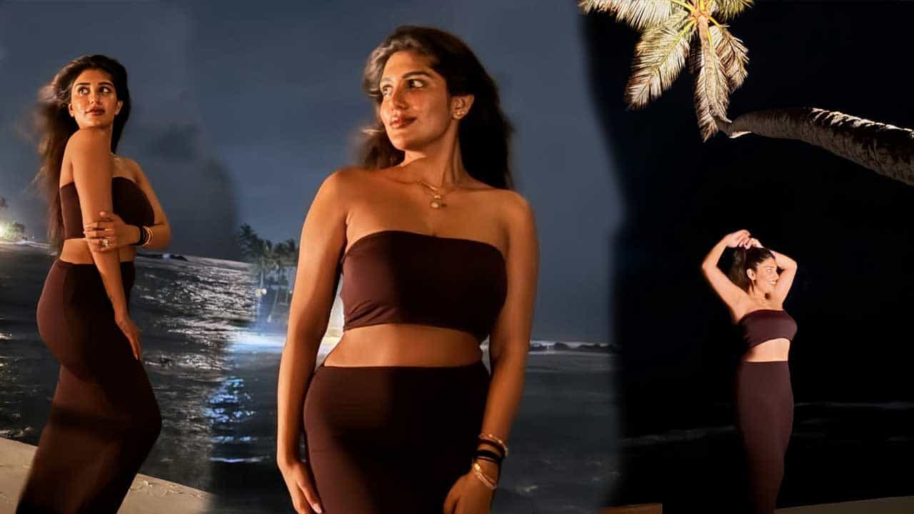 ఆ వెన్నెలను చూస్తూ.. తన అందాలతో మాయ చేసింది. ప్రస్తుతం దీనికి సంబంధించిన ఫొటోలు సోషల్ మీడియాలో తెగ వైరల్ అవుతున్నాయి. మరి మీరు కూడా ఆఫొటోస్ పై ఓలుక్ వయండి.