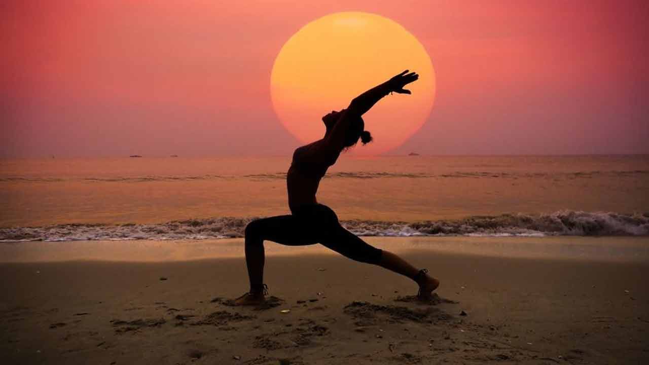 కొంతమంది మహిళల్లో రోజు ఉదయం పూట సూర్య నమస్కారం చేస్తే జ్ఞాపకశక్తి కూడా మెరుగుపడుతుందని ఆరోగ్య నిపుణులు చెబుతున్నారు. ముఖ్యంగా మలబద్ధకంతో బాధపడే వారు కూడా ఈ సూర్య నమస్కారాలు చేయడం వల్ల తొందరగా మంచి ఫలితాలు పొందగలుగుతారని నిపుణులు చెబుతున్నారు.  