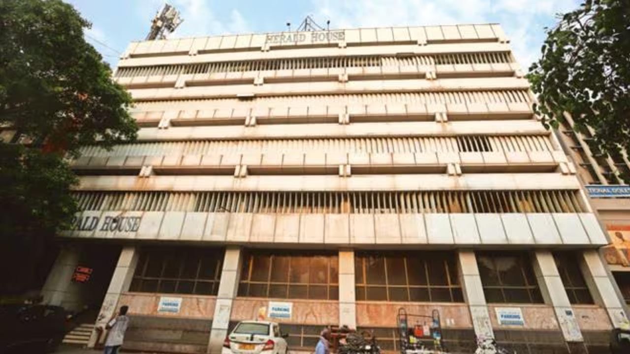 నేషనల్‌ హెరాల్డ్‌ కేసులో కాంగ్రెస్‌కు బిగ్ షాక్‌.. రూ. 661 కోట్ల ఆస్తుల స్వాధీనానికి నోటీసులు!