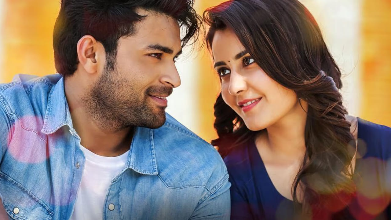 వెంకీ అట్లూరి.. ప్రత్యేకంగా పరిచయాలు అక్కర్లేని పేరు. తొలిప్రేమతో దర్శకుడిగా పరిచయమై హిట్ అందుకున్నారు ఈయన.. తర్వాత మిస్టర్ మజ్ను, రంగ్ దే అంటూ ఒకే జోనర్ సినిమాలు చేసారు. అయితే వరస ఫెయిల్యూర్స్ రావడంతో వెంటనే తన తప్పు తెలుసుకున్నారు వెంకీ.