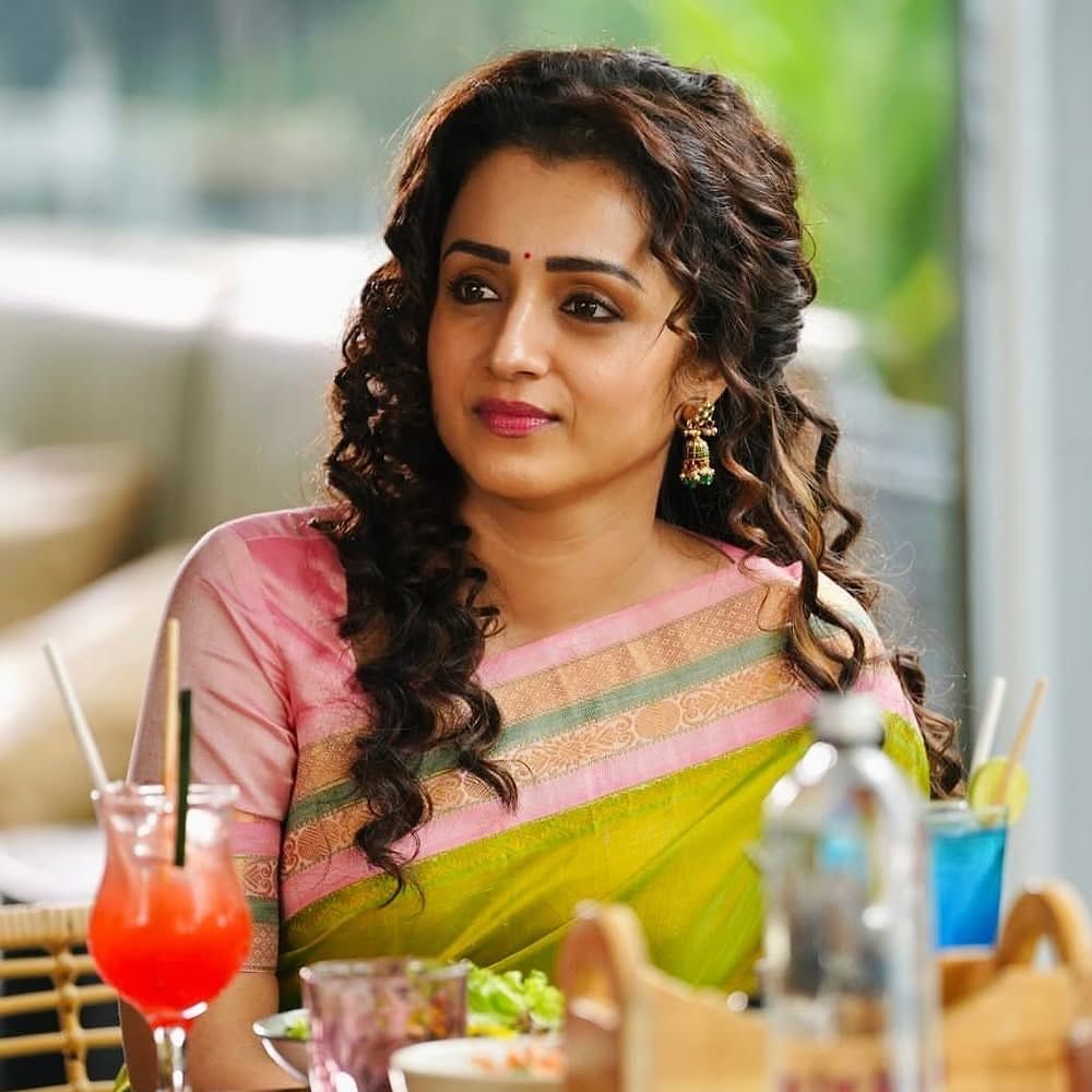 సోషల్ మీడియాలో ఎక్కువగా యాక్టివ్ గా ఉంటూ నిత్యం క్రేజీ ఫోటోస్ షేర్ చేస్తుంటుంది త్రిష. తాజాగా గుడ్ బ్యాడ్ అగ్లీ చిత్రం నుంచి BTS ఫోటోస్ అభిమానులతో పంచుకుంది.