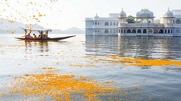 Tourism: పచ్చదనం పాలించే సరస్సుల నగరం.. జూన్ నెలలో టూర్ ప్లాన్ చేసేవారికి పర్ఫెక్ట్ డెస్టినేషన్