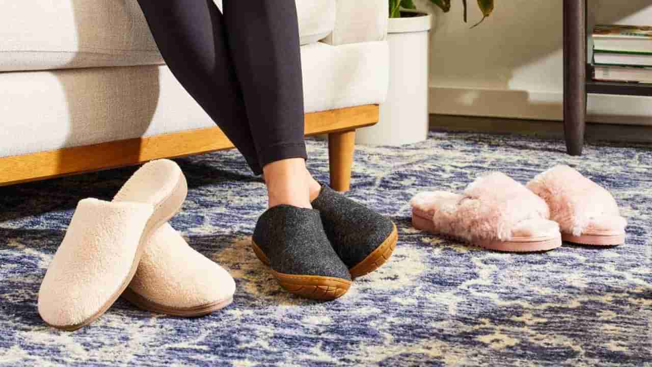 ఇంట్లో చెప్పులు వేసుకుని తిరుగుతున్నారా..? మీ అదృష్టాన్ని దూరం చేసేవి ఇవే..!