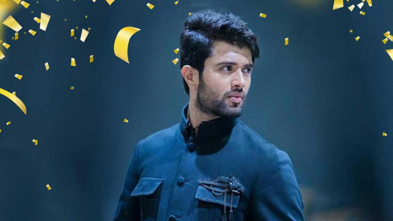 విజయ్ దేవరకొండకు ఆర్ఎక్స్ 100 మూవీ ఆఫర్ వచ్చిందంట కానీ అప్పటికే అర్జున్ రెడ్డి మూవీ చేసి ఉన్న విజయ్ దేవరకొండ దానిని రిజెక్ట్ చేశాడట. అంతే కాకుండా, ఇస్మార్ట్ శంకర్ సినిమాకు కూడా ముందుగా పూరి జగ్నాధ్, విజయ్ దేవరకొండ అనుకున్నాడంట. కానీ విజయ్ దేవరకొండకు హీరో క్యారెక్టర్ నచ్చకపోవడంతో దానిని వదులుకున్నాడు