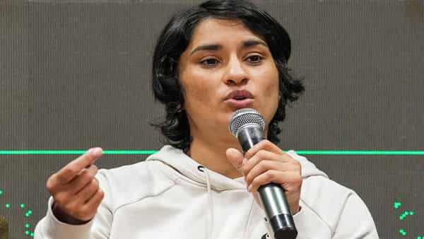 Vinesh Phogat: నోర్మూసుకుని.. ఓ మూలన కూర్చుని ఏడవండి రెజ్లర్ వినేశ్ ఫొగాట్ ఫైర్! ఏం జరిగిందంటే..