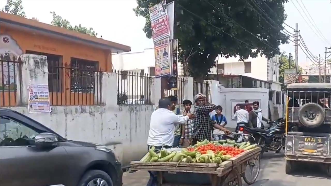 Viral Video: చితక్కొడదామని వెళ్లాడు..కట్‌ చేస్తే చావు దెబ్బలు తిన్నాడు!