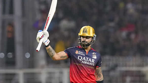 IPL 2025: సొంత గడ్డపై తొడగొట్టిన కింగ్ కోహ్లీ.. కట్చేస్తే.. బాబర్ ఆజాం స్పెషల్ రికార్డ్నే షేక్ చేశాడుగా..