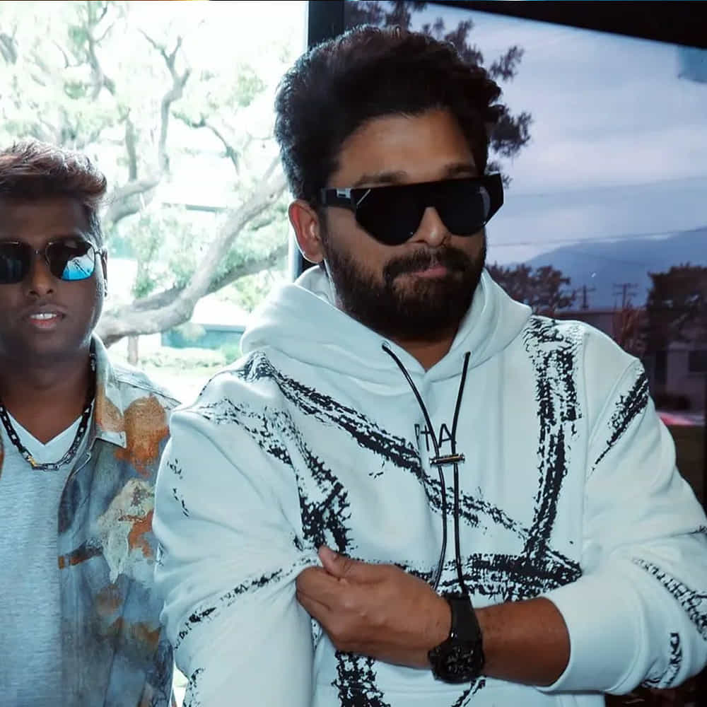 లేటెస్ట్ అప్డేట్లో లిస్ట్ అంతా మారిపోయింది. ఈ సినిమాలో ముగ్గురు హీరోయిన్ల కనిపించబోతున్నారు. ఒక హీరోయిన్గా మృణాల్ కన్ఫార్మ్ అయ్యారన్నది నయా అప్డేట్, రీసెంట్గా లుఖ్ టెస్ట్లోనూ పాల్గొన్నారట ఈ బ్యూటీ.