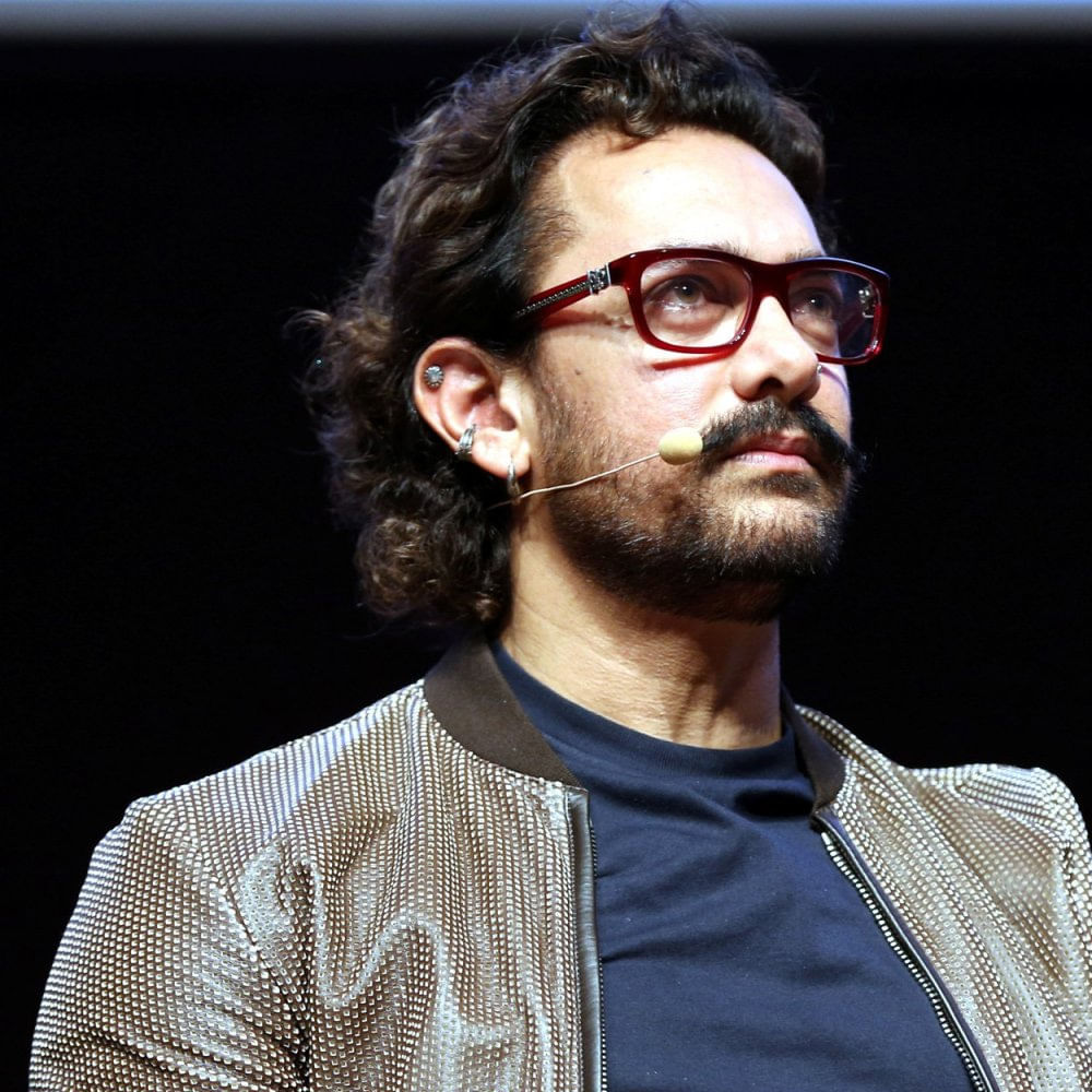 థియేట్రికల్ రిలీజ్ తరువాత ఓటీటీలకు వెళ్లకుండా సినిమాను యూట్యూబ్‌లో పే పర్‌ వ్యూ పద్దతిలో స్ట్రీమ్ చేసేందుకు రెడీ అవుతున్నారు. ఈ నిర్ణయం ఇప్పుడు ఇండస్ట్రీ సర్కిల్స్‌లో హాట్ టాపిక్‌గా మారింది.