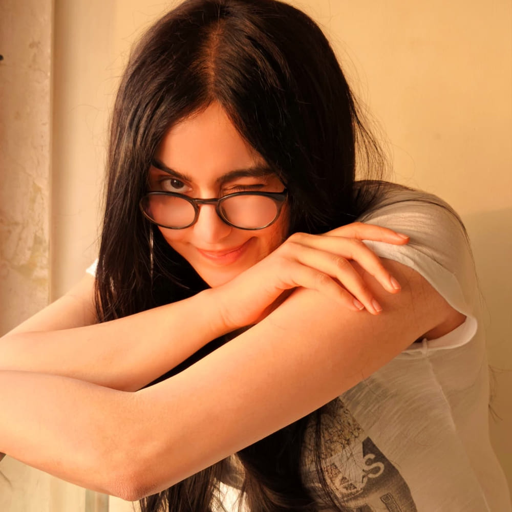 ఆ తర్వాత అదా శర్మకు ఆశించిన స్థాయిలో అవకాశాలు రాలేదు. దాంతో  సెకండ్ హీరోయిన్ గా కొన్ని సినిమాలు చేసింది. అయినా కూడా అనుకున్నంత గుర్తింపు తెచ్చుకోలేకపోయింది. దాంతో బాలీవుడ్ కు చెక్కేసింది. 