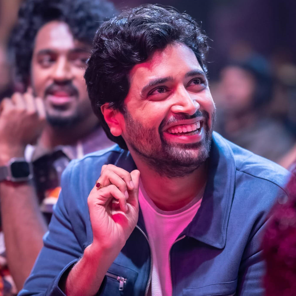 కథల ఎంపిక నుంచి మేకింగ్, టేకింగ్, ప్రమోషన్ ఇలా ప్రతీ విషయంలోనూ తనదైన మార్క్ చూపించే శేష్ తన నెక్ట్స్ మూవీతో ఆడియన్స్కు మరో డిఫరెంట్ ఎక్స్పీరియన్స్ ఇవ్వబోతున్నారు.