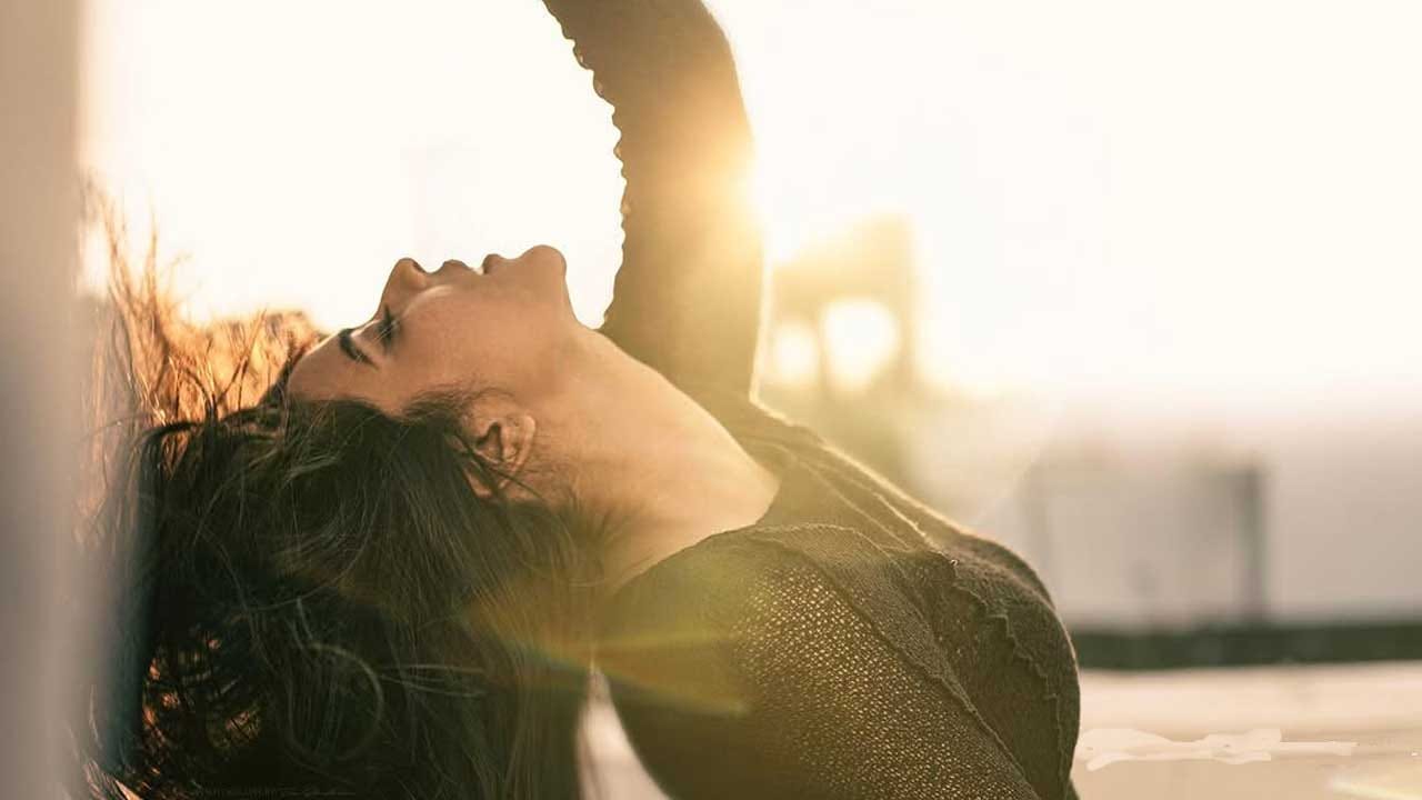 సంక్రాంతికి వస్తున్నాం సినిమాలో విక్టరీ వెంకటేష్ సరసన భాగ్యంపాత్రలో నటించి ఎంతో మందిని ఆకట్టుకుంది ఈ ముద్దుగుమ్మ. దీంతో ఈ బ్యూటీకి తెలుగులో అమాంతం క్రేజ్ పెరిగిపోయింది. 