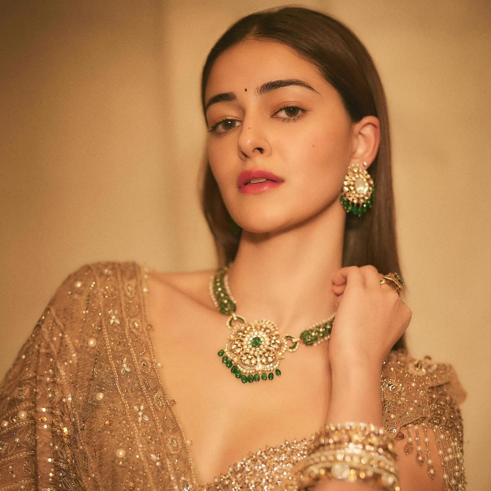 'అసలు నువ్వెంత బక్కగా ఉన్నావో చూసుకున్నావా?', ' మనిషన్నాక కాసింత కండ ఉండాలి... మరి నువ్వేంటి అగ్గిపుల్లలాగా ఉన్నావ్?' .. అంటూ తన గురించి అవతలివాళ్లు చేసిన కామెంట్లు వినీ వినీ విసుగొచ్చిందంటున్నారు అనన్య.