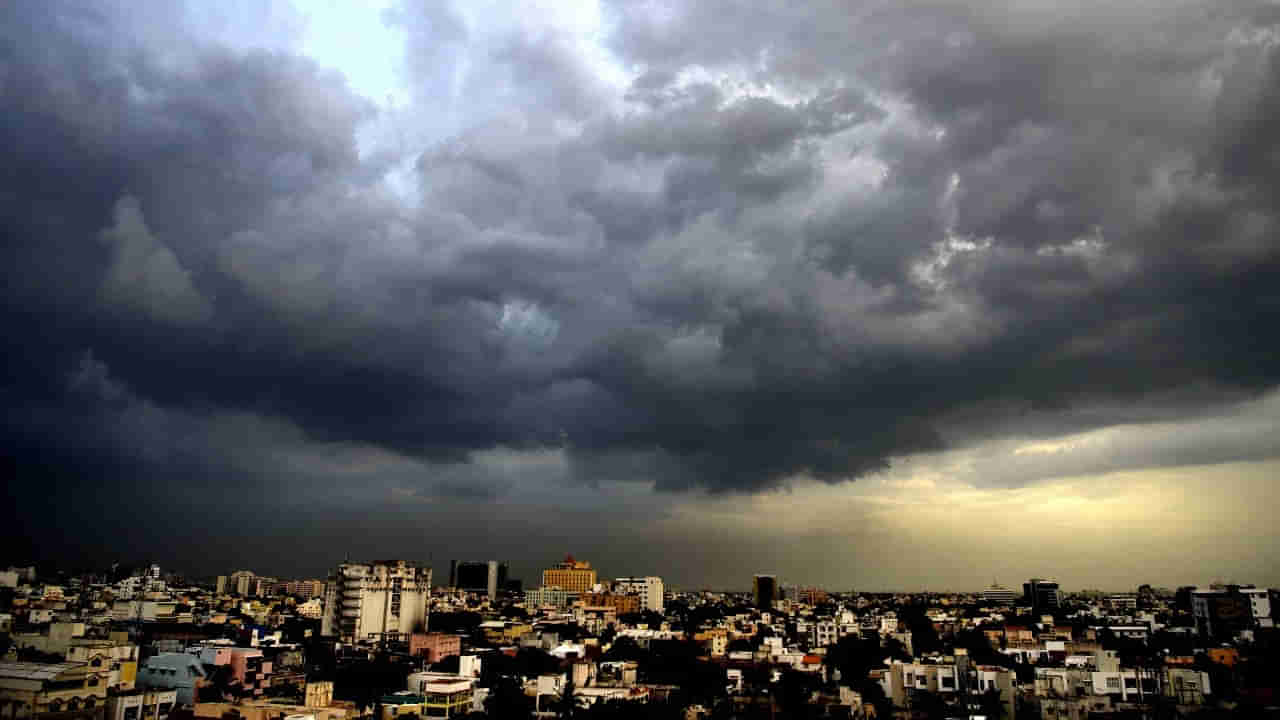 Andhra Weather: ఏపీలో పిడుగులతో కూడిన వర్షాలు.. అప్రమత్తంగా ఉండాలన్న వాతావరణ శాఖ