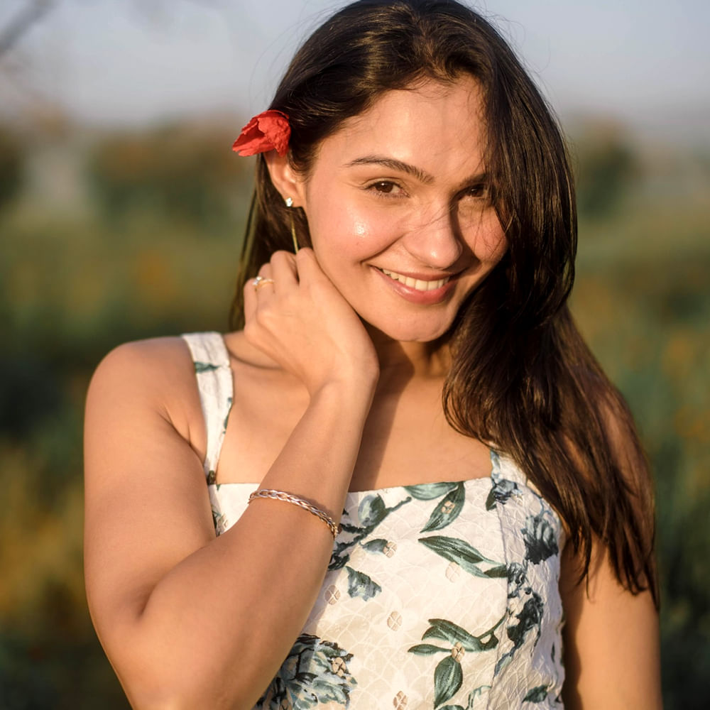  2005లో తమిళ చిత్రం కందా నాల్ ముదల్ ద్వారా నటిగా అడుగుపెట్టింది ఆండ్రియా జెరెమియా, కానీ ఈ ముద్దుగుమ్మకు గుర్తింపు తెచ్చిన చిత్రం 2007లో విడుదలైన పచైకిలి ముత్తుచరం. ఈ సినిమాతో విమర్శకుల ప్రశంసలు అందుకుంది ఈ భామ. 