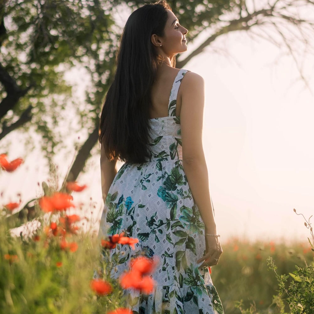 ఇక ఈ అమ్మడు తెలుగులో ఒకే ఒక్క సినిమా చేసింది. నాగ చైతన్య, సునీల్ కలిసి నటించిన తడాఖ సినిమాలో మెరిసింది. ఈ సినిమాలో సునీల్ కు జోడిగా కనిపించి ఆకట్టుకుంది. ఆతర్వాత మరో తెలుగు సినిమా చేయలేదు. 