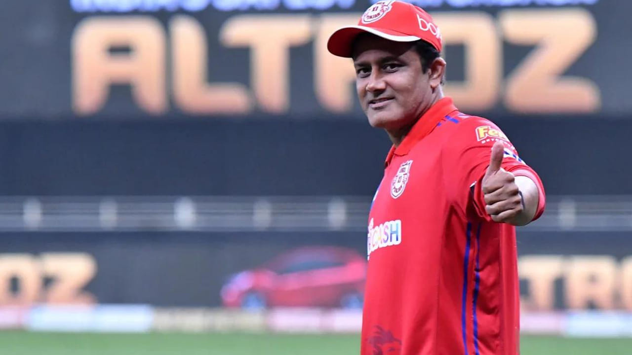 4. అనిల్ కుంబ్లే స్పిన్ మాయాజాలం: భారత మాజీ లెజెండ్ అనిల్ కుంబ్లే కూడా చాలా కాలం పాటు ఐపీఎల్‌కు కెప్టెన్‌గా వ్యవహరించాడు. కెప్టెన్సీతోనే కాదు, కుంబ్లే తన బౌలింగ్ తో కూడా ఆకట్టుకున్నాడు. ఐపీఎల్‌లో అత్యధిక వికెట్లు తీసిన కెప్టెన్ల జాబితాలో కుంబ్లే నాల్గవ స్థానంలో ఉన్నాడు. ఈ విషయంలో అతను మొత్తం 30 వికెట్లు పడగొట్టాడు.