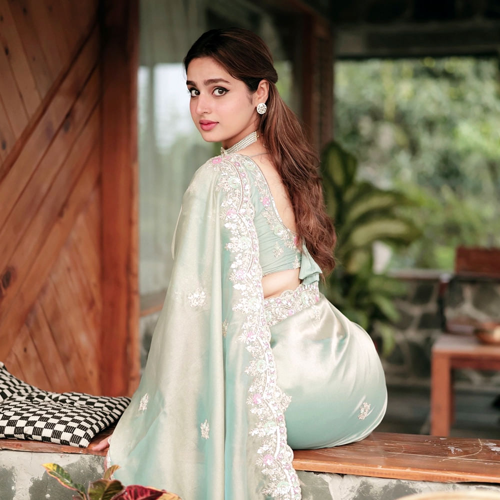Ayesha Khan Pic