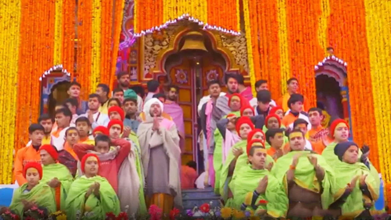 Badrinath Dham Opens: తెరచుకున్న బద్రీనాథ్ ఆలయ తలుపులు.. పూర్తి స్థాయిలో ప్రారంభమైన ఛార్ ధామ్ యాత్ర
