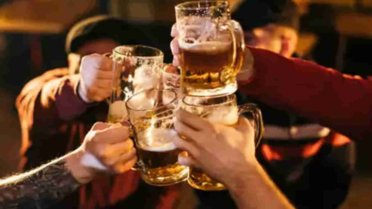 Beer: వేసవిలో చల్లదనం కోసం తెగ బీర్లు తాగేస్తున్నారా.. తస్మాత్ జాగ్రత్త.. ఆరోగ్యానికి ఎంత ప్రమాదమో తెలుసా..