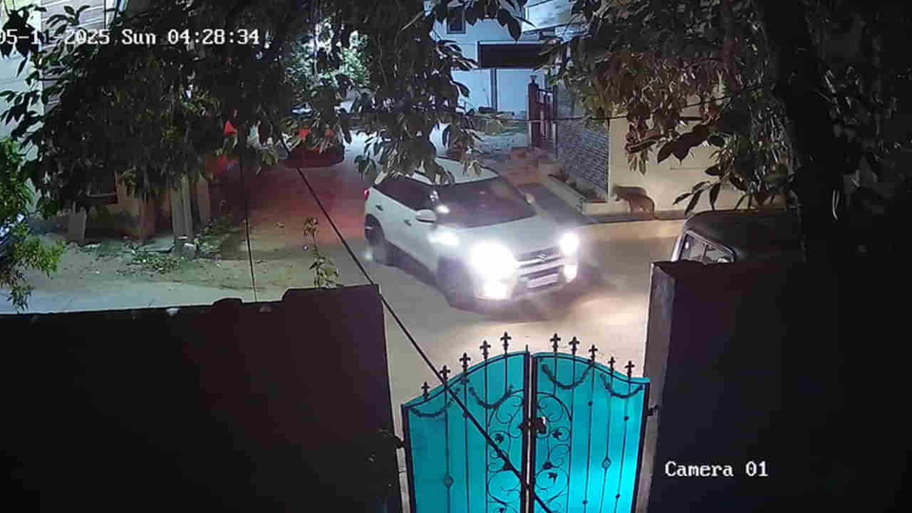 Anantapur: కూల్గా కార్లో వచ్చారు.. ఆ తర్వాత.. సీసీ విజువల్స్ చెక్ చేసి స్టన్ అయిన పోలీసులు