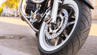 Auto News: భారతదేశంలో రూ.2 కోట్లు ఖరీదు చేసే కారు దుబాయ్‌లో కేవలం రూ.30 లక్షలకే.. ఎందుకో తెలిస్తే షాకవుతారు!