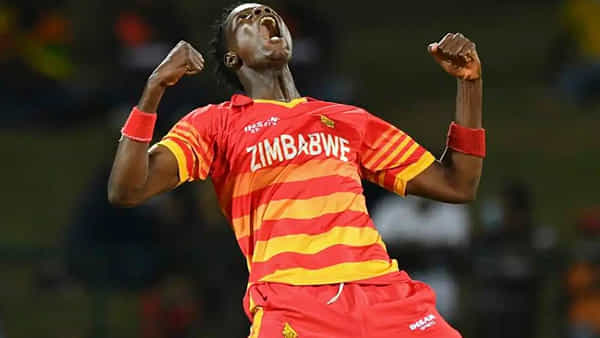 RCB: ప్లే ఆఫ్స్ కోసం పెద్ద ప్లానే వేసిన ఆర్సీబీ! ఏకంగా ఆ జింబాబ్వే ప్లేయర్ను దించేసింది..!