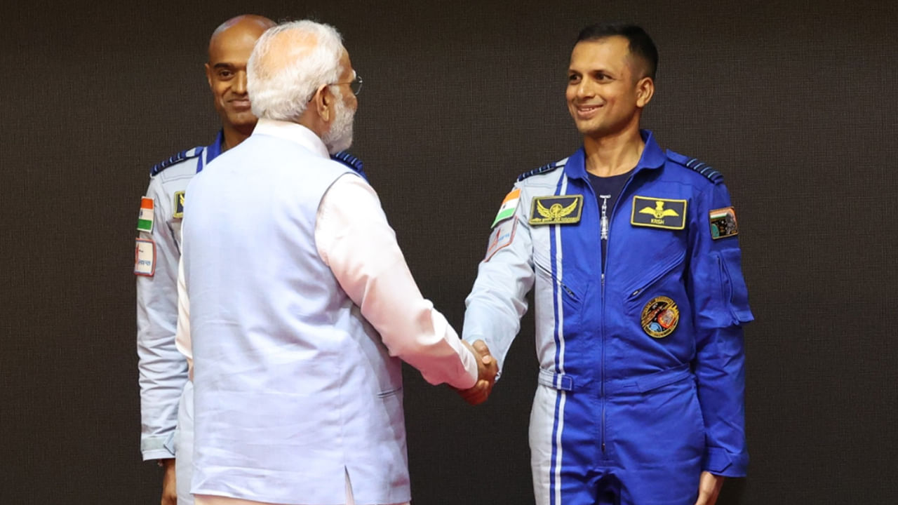 పాక్కు సరైన మొగుడ్ని దింపుతున్న భారత్! ఎవరీ కృష్ణన్..? గగన్యాన్ మిషన్ కోసం వెళ్లినోడు.. మళ్లీ IAFలోకి..