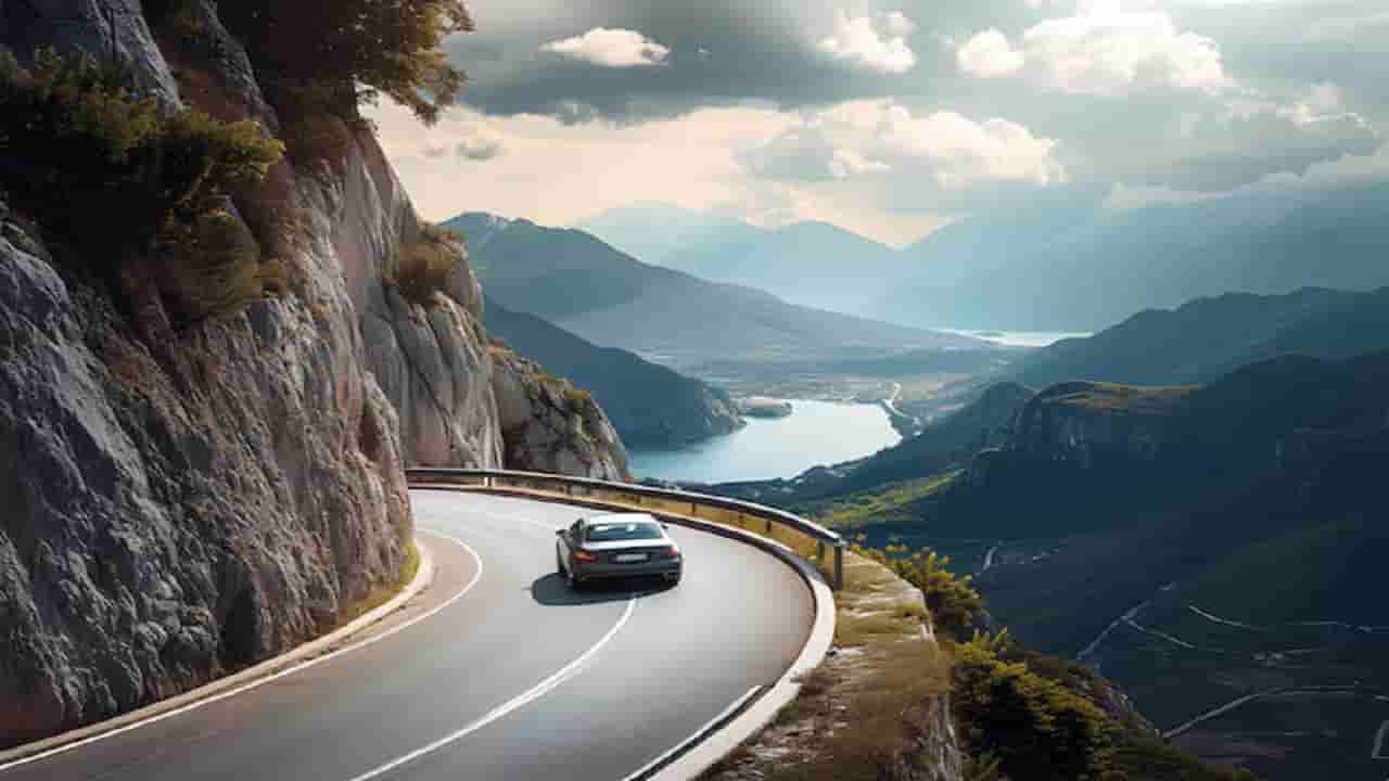 Car driving tips: కొండ ప్రాంతాలకు కారులో వెళుతున్నారా..? ఈ చిట్కాలు పాటించడం మస్ట్..!