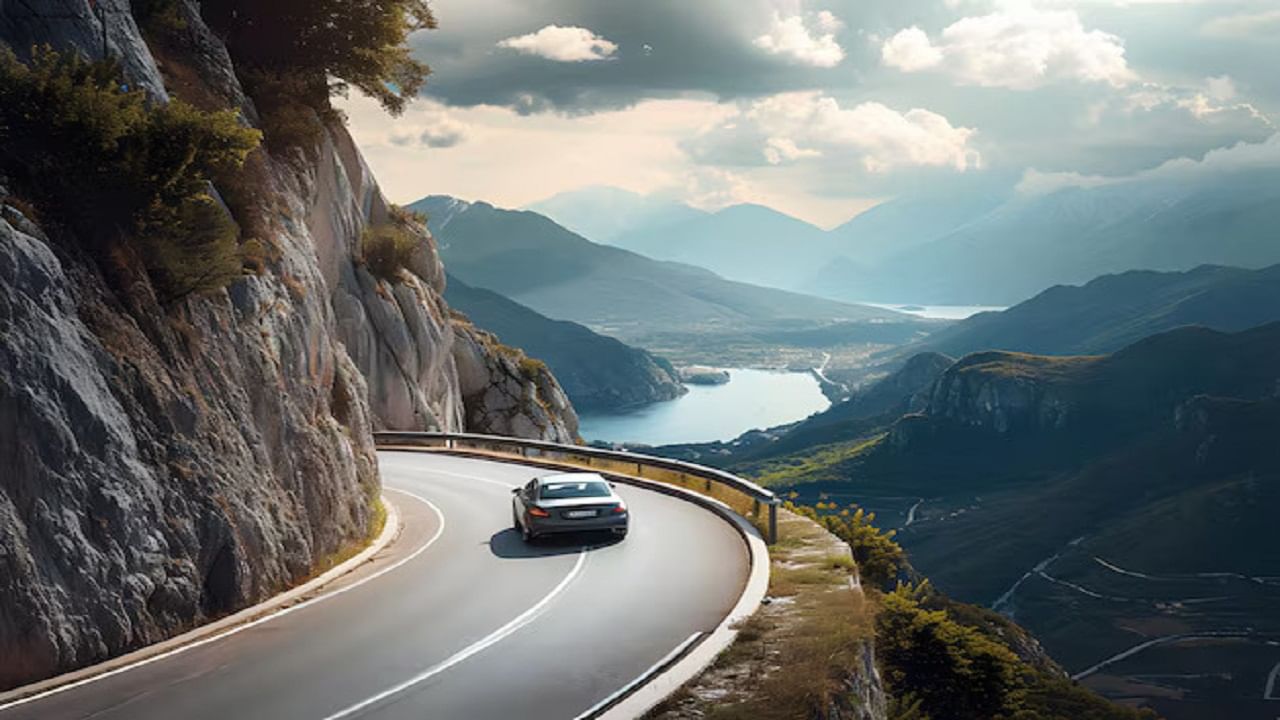 Car driving tips: కొండ ప్రాంతాలకు కారులో వెళుతున్నారా..? ఈ చిట్కాలు పాటించడం మస్ట్..!