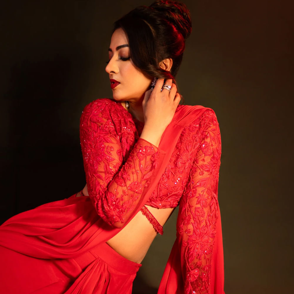 ఇక ఈ సినిమాకు నయనతారకు భారీగానే రెమ్యునరేషన్ తీసుకుంటున్నారట నయన్. తెలుగులో చాలాకాలంగా సినిమాలు చేస్తుంది కేథరిన్. హిట్టు, ప్లాపులతో సంబంధం లేకుండా వరుస సినిమాలు చేస్తుంది.