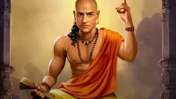 Chanakya Niti: జీవితంలో విజయం సొంతం కావాలంటే ఈ ముగ్గురు వ్యక్తులకు దూరంగా ఉండాలంటున్న చాణక్య