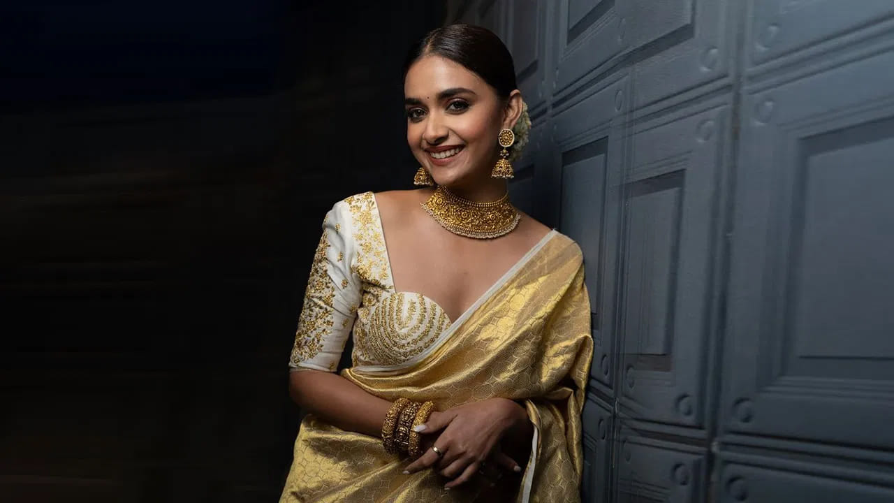 బేబీ జాన్ తర్వాత తెలియకుండానే కీర్తి సురేష్ కెరీర్‌లో చిన్న బ్రేక్ అయితే వచ్చింది.. పెళ్లైంది కదా ఆ మాత్రం గ్యాప్ రావడం సహజమే అంటున్నారు ఫ్యాన్స్. సెకండ్ ఇన్నింగ్స్ కోసం కాస్త టైమ్ అయినా ఇవ్వాలిగా అంటూ కీర్తికే సపోర్ట్ చేస్తున్నారు ఫ్యాన్స్.