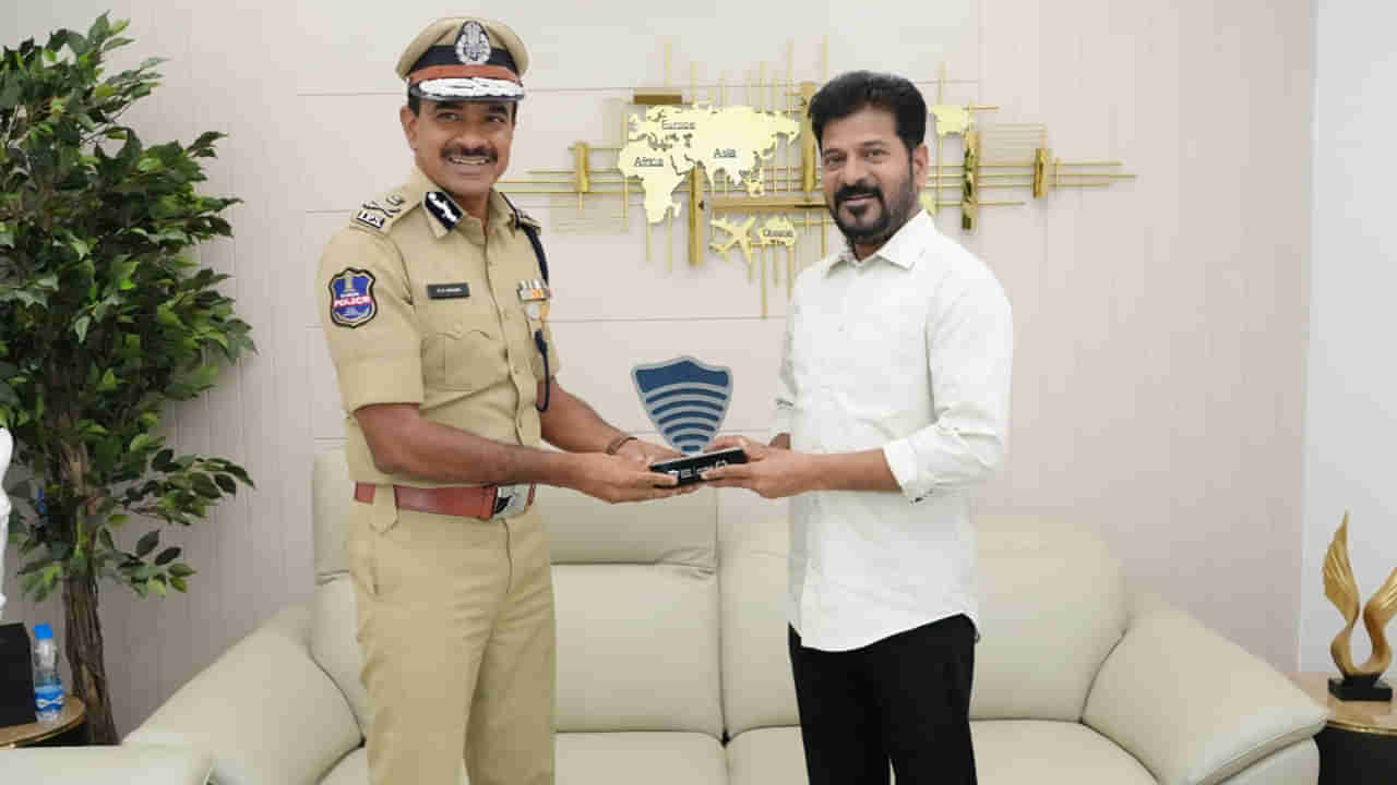 CM Revanth Reddy: హైదరాబాద్‌ పోలీసులకు అరుదైన గౌరవం.. అభినందించిన సీఎం రేవంత్ రెడ్డి!