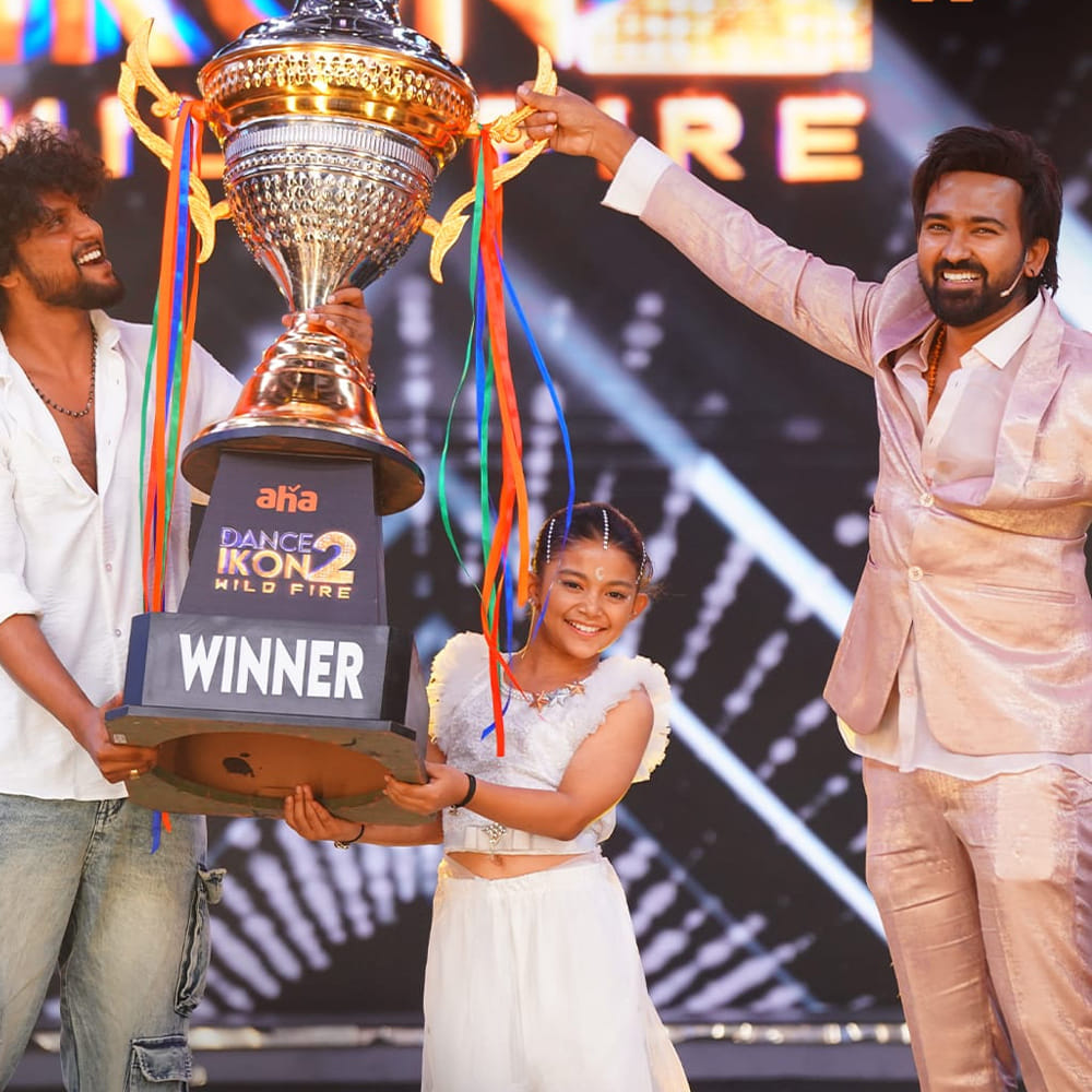 డ్యాన్స్ ఐకాన్ 2లో విజేతగా నిలిచిన బినీతా ఛెత్రి కొరియోగ్రాఫర్ యష్ మాస్టర్ మెంటార్షిప్ లో పాల్గొంది. ప్రతి వారం అద్భుతమైన పర్ఫార్మెన్స్ తో జడ్జీలను, ప్రేక్షకులను ఆకట్టుకున్న బినీతా ఛెత్రి.. చివరకు విజేతగా నిలిచింది. 