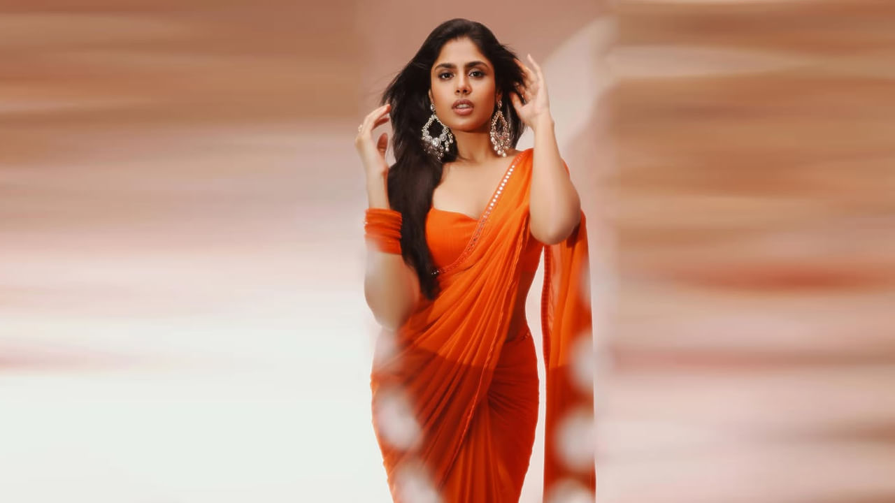 జాతిరత్నాలు సినిమాలో ఆమె నటనకి 2022లో జరిగిన 10వ సౌత్ ఇండియన్ ఇంటర్నేషనల్ మూవీ (SIIMA) అవార్డ్స్లో నామినేట్ చేయబడింది. తర్వాత మోస్ట్ ఎలిజిబుల్ బ్యాచిలర్ మూవీలో అతిధి పాత్రలో కనిపించింది.