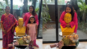దిల్ రాజు కూతురికి అమ్మంటే ఎంత ప్రేమో! ఇంట్లోనే తల్లి విగ్రహం దిల్ రాజు కూతురికి అమ్మంటే ఎంత ప్రేమో! ఇంట్లోనే తల్లి విగ్రహం