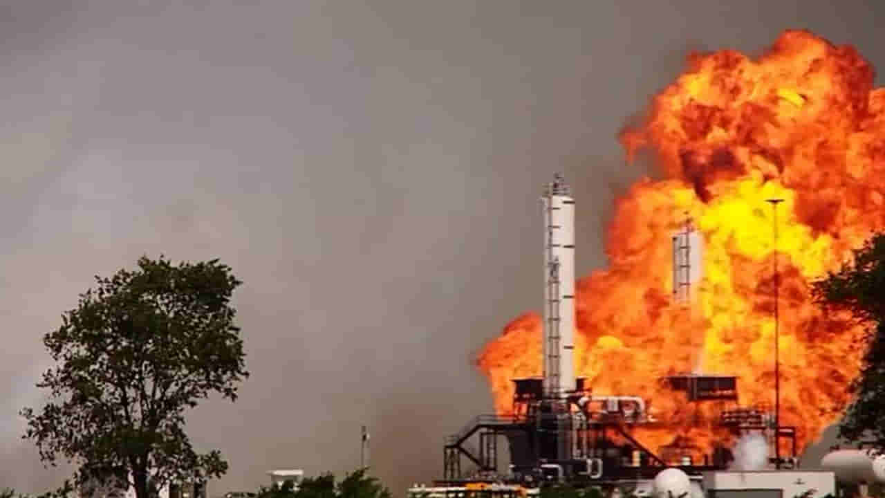 Watch: ఎలాన్ మస్క్ స్పేస్ ఎక్స్ రాకెట్ బేస్‌లో అగ్నిప్రమాదం.. ఏం జరిగిందంటే..!