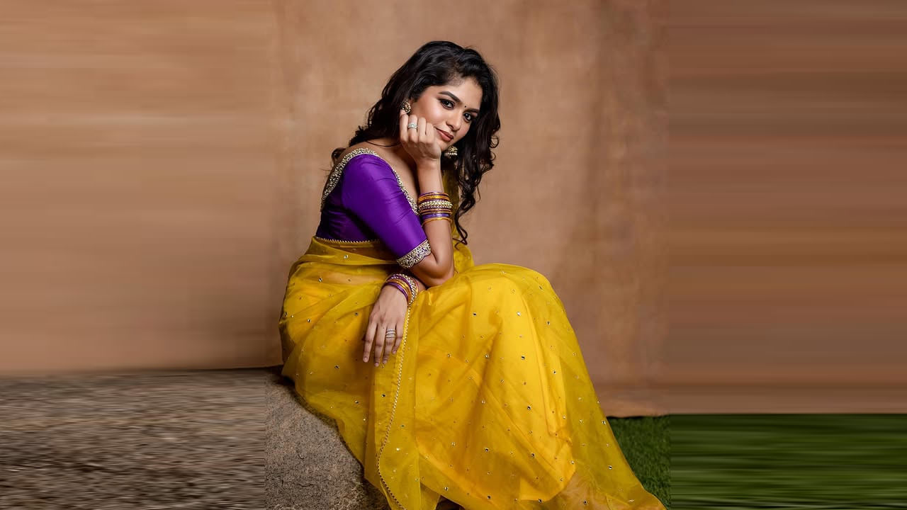 అదితి శ్రీరామచంద్ర యూనివర్సిటీలో మెడికల్ డిగ్రీ పూర్తి చేసింది. గ్రాడ్యుయేషన్ తర్వాత ఆమె తన తల్లిదండ్రులకు కారణంగా నటన పట్ల ఇష్టాన్ని పెంచుకొని హీరోయిన్ గా సినిమాల వైపు అడుగులు వేసింది.