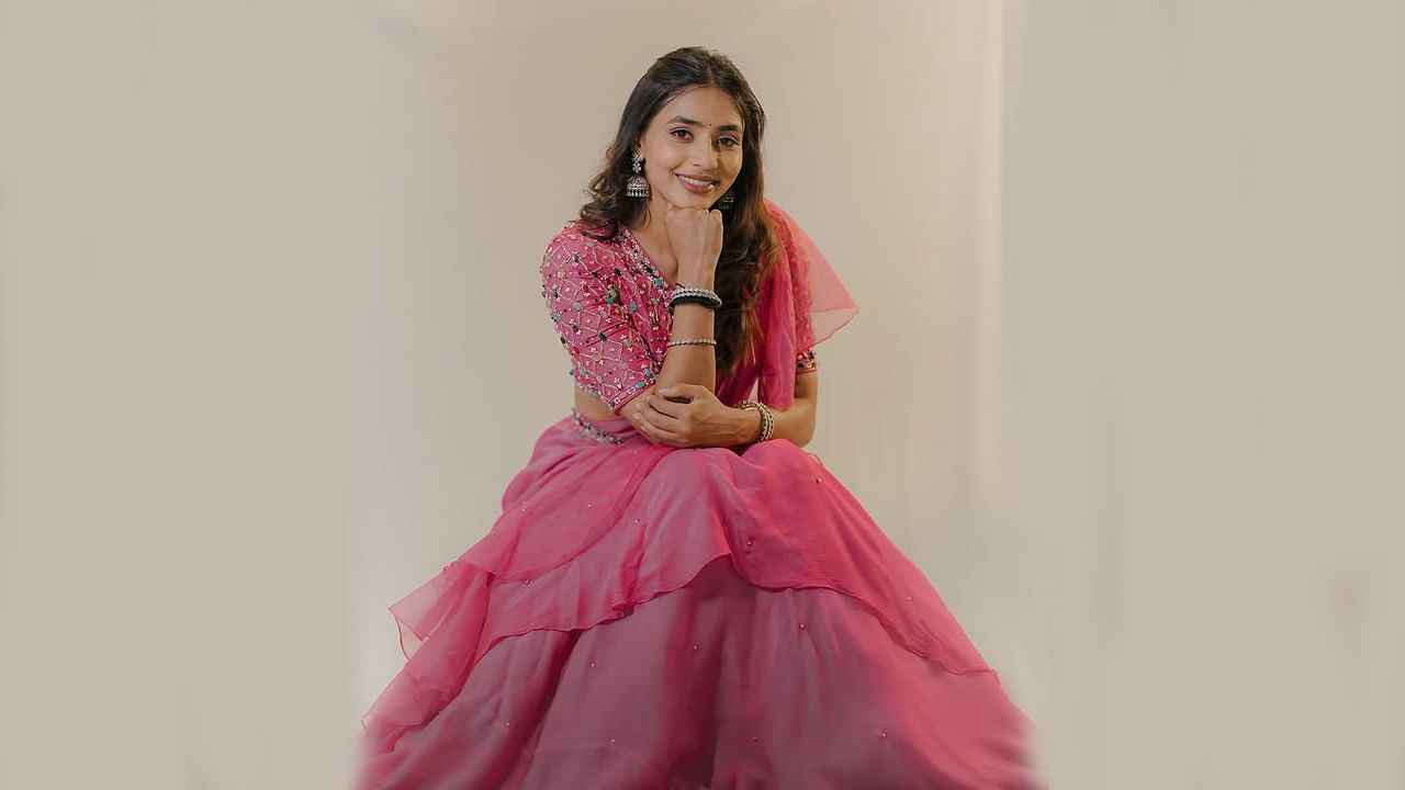 అలాగే ఈ సినిమాలో తన అందంతోనూ కవ్వించింది. కాంతార సినిమా తర్వాత దర్శకుడు వివేక్ అగ్నిహోత్రి తెరకెక్కించిన బాలీవుడ్ చిత్రం ది వ్యాక్సిన్ వార్ లో కూడా నటించింది. ఈ సినిమా కూడా మంచి విజయం సాధించింది. దాంతో ఈ చిన్నదానికి ఆఫర్స్ పెరిగాయి.