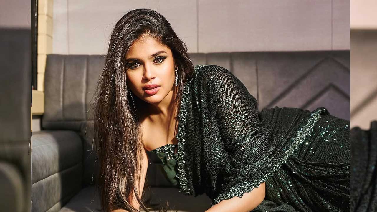 ఇక జాతిరత్నాలు సినిమాతో మంచి ఫేమ్ సంపాదించుకున్న ఈ ముద్దుగుమ్మకు ఈ మూవీ తర్వాత వరసగా సినిమాలు క్యూ కట్టాయి. దీంతో ఈ ముద్దుగుమ్మ చాలా సినిమాల్లో నటించింది. కానీ ఈ బ్యూటీకి అంతగా అదృష్టం కలిసి రాలేదనే చెప్పాలి.