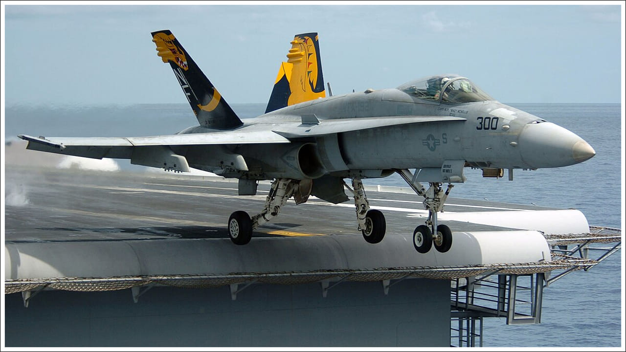 Fighter Jet: యుద్ధనౌక చిన్న రన్వేలపై యుద్ధ విమానాలు ఎలా ల్యాండ్ అవుతాయి? ఆ టెక్నిక్ ఏంటో తెలుసా?