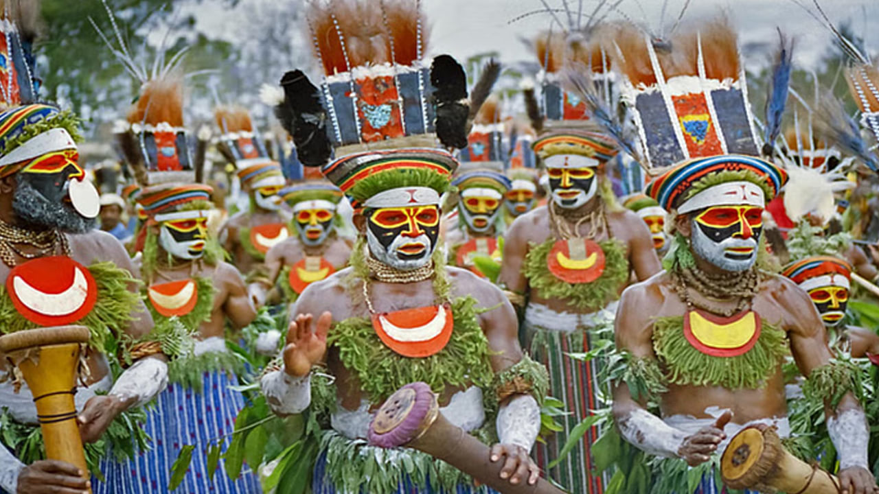 తల్లిదండ్రుల మృతదేహాలను కూడా తినే వింత జాతి.. ప్రపంచంలోనే అత్యంత ప్రమాదకరమైన దేశం ఇది..!