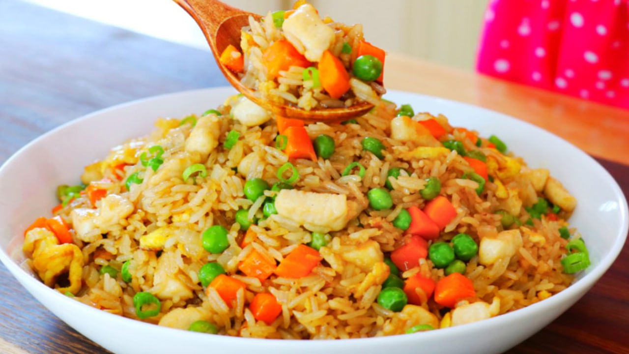 Leftover Rice Recipes: రాత్రి మిగిలిన అన్నంతో ఉదయమే టిఫిన్ గా ఈ రెసిపీ ట్రై చేయండి.. రుచి అద్భుతం..