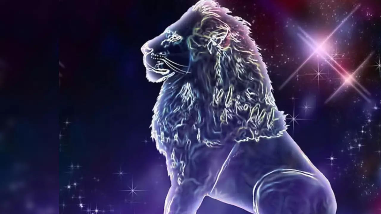 సింహ రాశి : గజకేసరి రాజయోగం సింహ రాశి వారికి పట్టిందల్లా బంగారమే కానుంది. వీరికి ఆర్థికంగా కలిసి వస్తుంది. అంతే కాకుండా సంఘంలో మంచి పేరు ప్రఖ్యాతలు పొందుతారు. విద్యార్థులకు, కలిసి వస్తుంది. చేతినిండా డబ్బుతో చాలా ఆనందంగా గడుపుతారు. ఇంటా బయట సంతోషకర వాతావరణం నెలకొంటుంది.